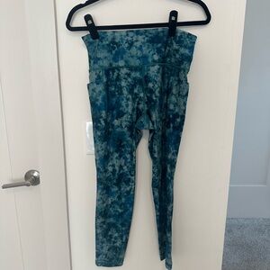 Athleta salutation Blue Tie-Dye yoga pants